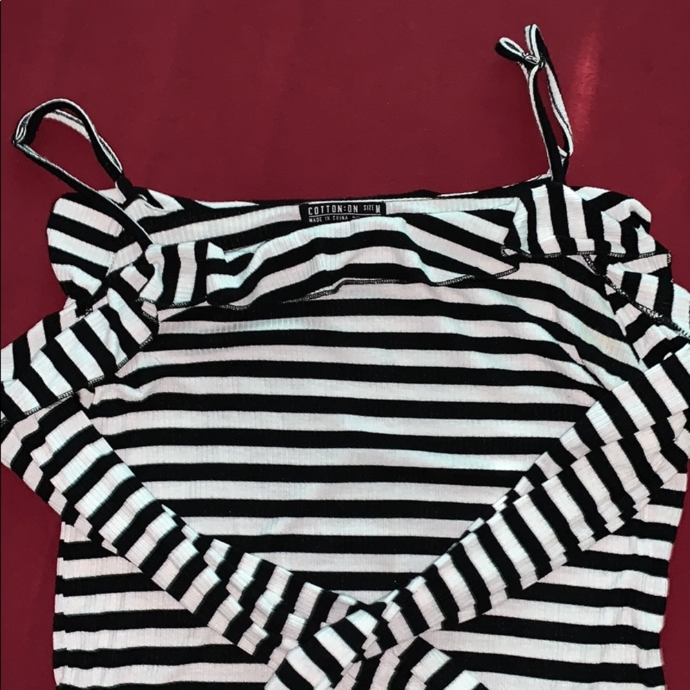 Off the shoulder long sleeve tripped crop top